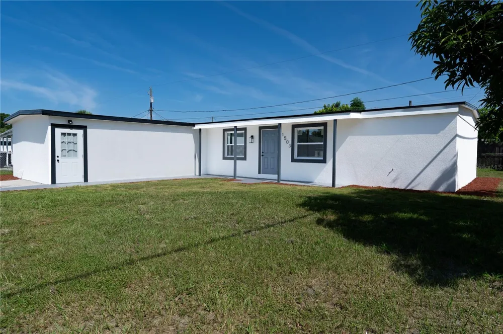 1503 LANCELOT LOOP Tampa, FL 33619