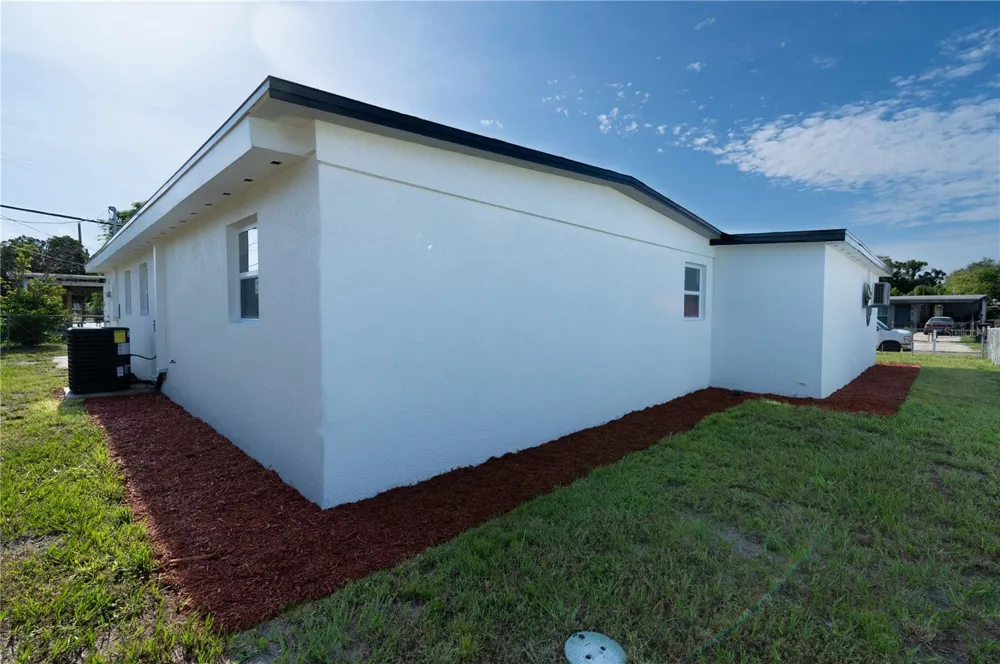 1503 LANCELOT LOOP Tampa, FL 33619