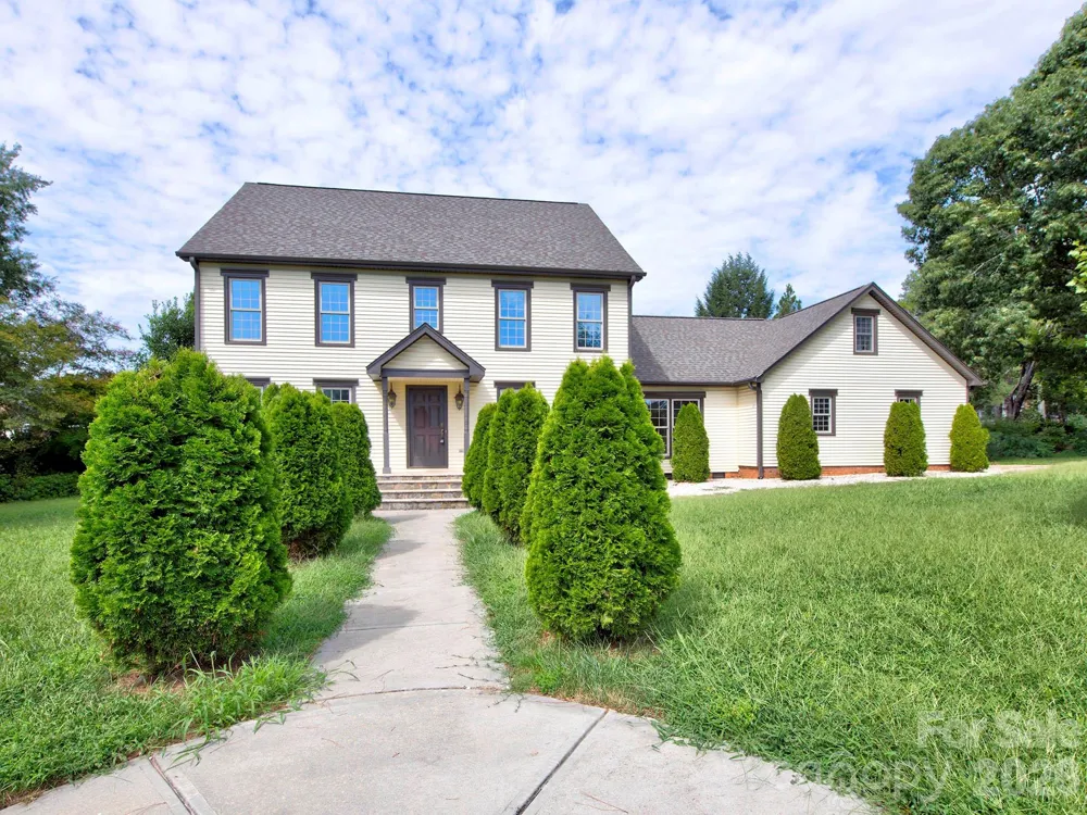 1401 Heatherloch Drive Gastonia, NC 28054