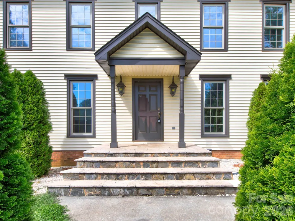 1401 Heatherloch Drive Gastonia, NC 28054