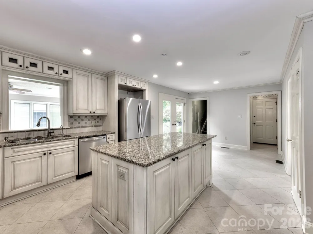 1401 Heatherloch Drive Gastonia, NC 28054