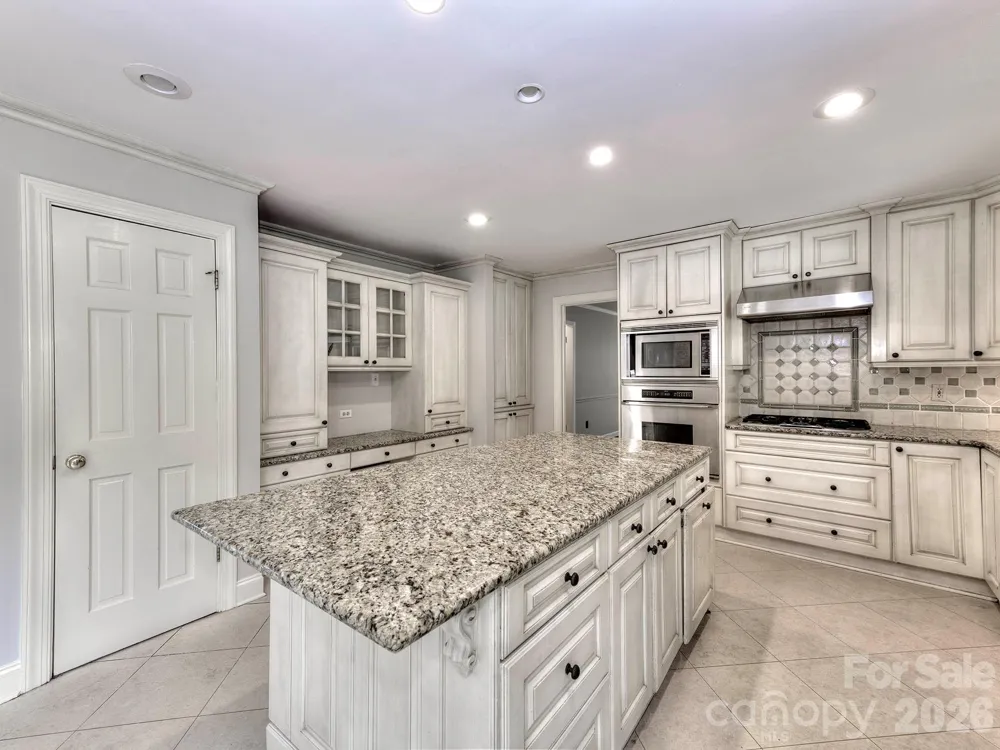 1401 Heatherloch Drive Gastonia, NC 28054