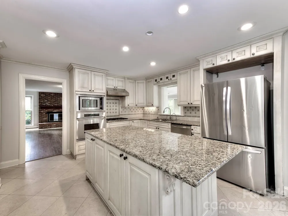 1401 Heatherloch Drive Gastonia, NC 28054
