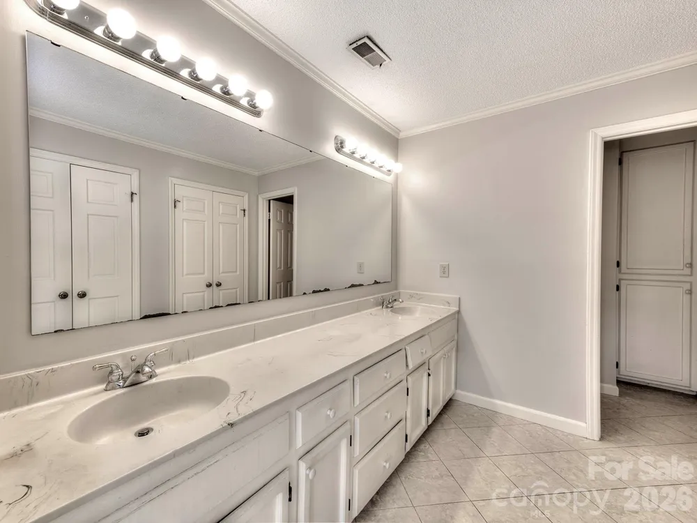 1401 Heatherloch Drive Gastonia, NC 28054