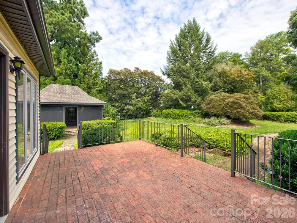 1401 Heatherloch Drive Gastonia, NC 28054