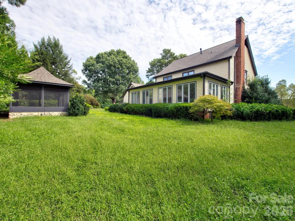 1401 Heatherloch Drive Gastonia, NC 28054