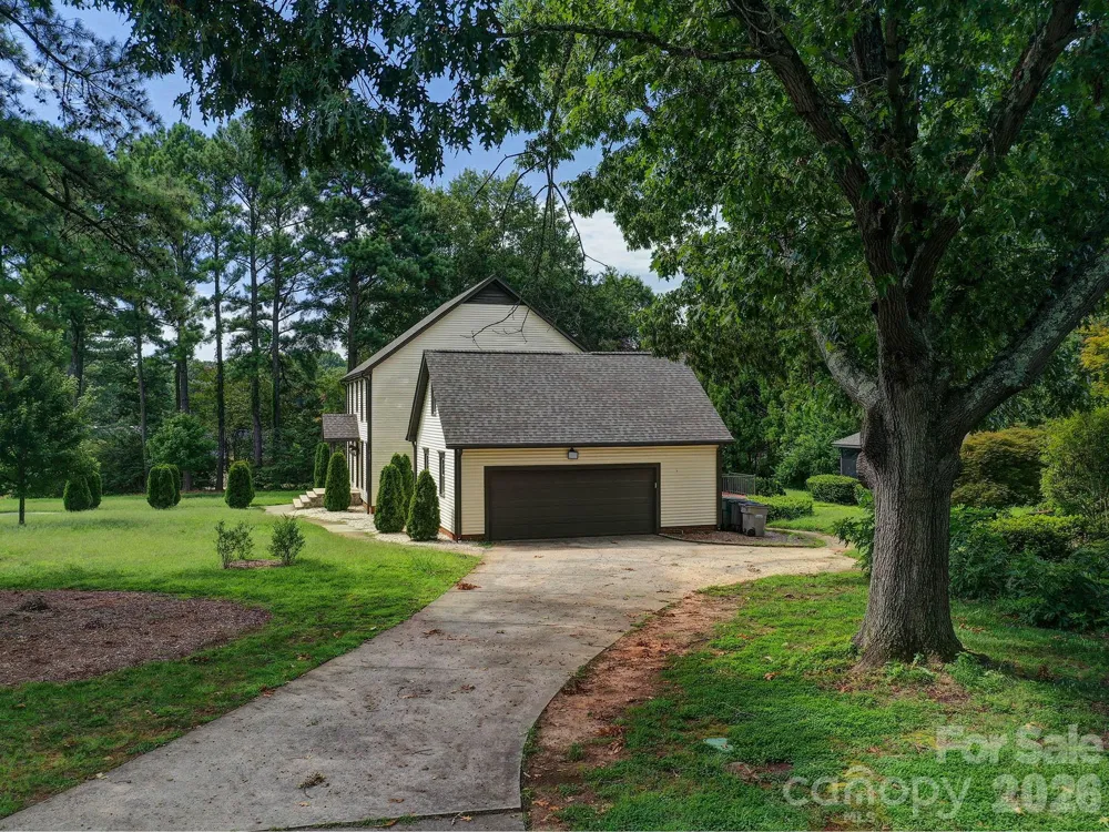1401 Heatherloch Drive Gastonia, NC 28054
