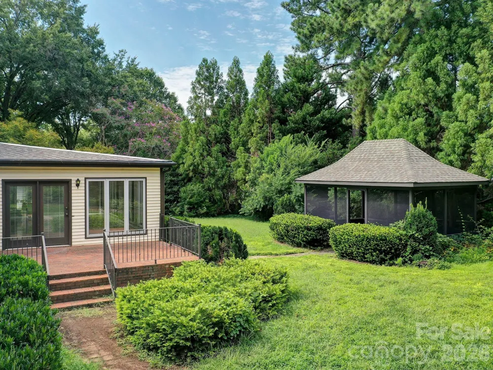 1401 Heatherloch Drive Gastonia, NC 28054