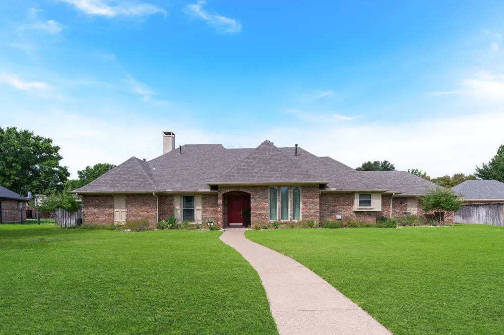 221 Manor Way Sunnyvale, TX 75182