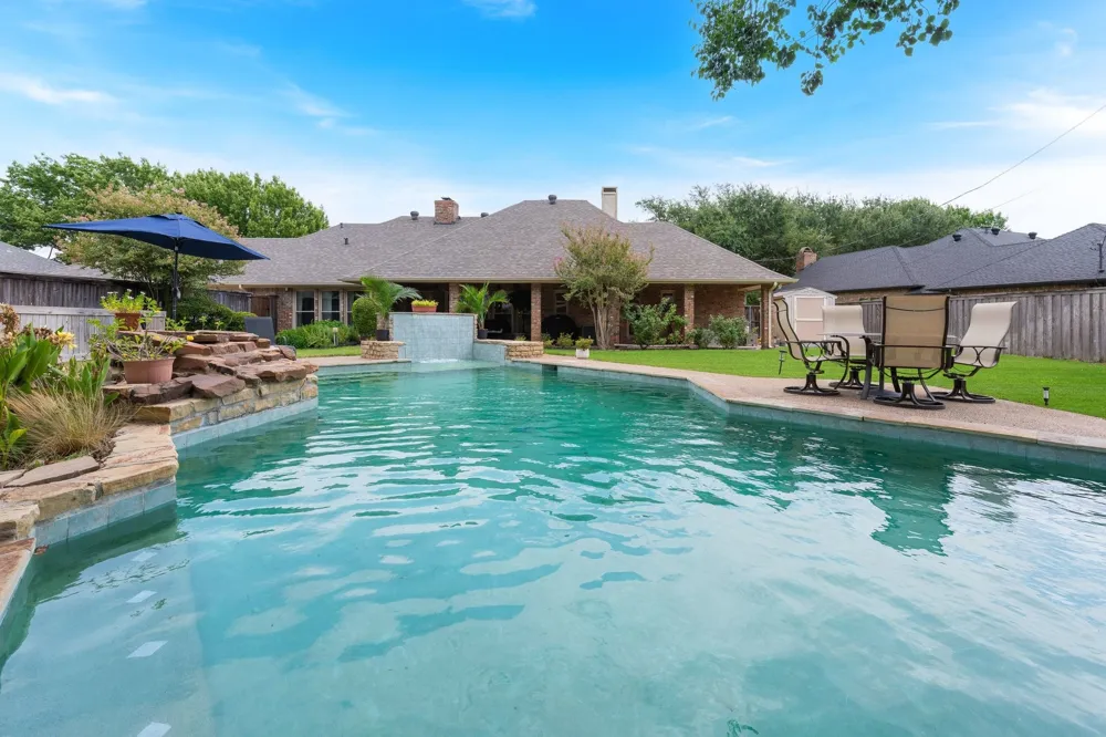 221 Manor Way Sunnyvale, TX 75182