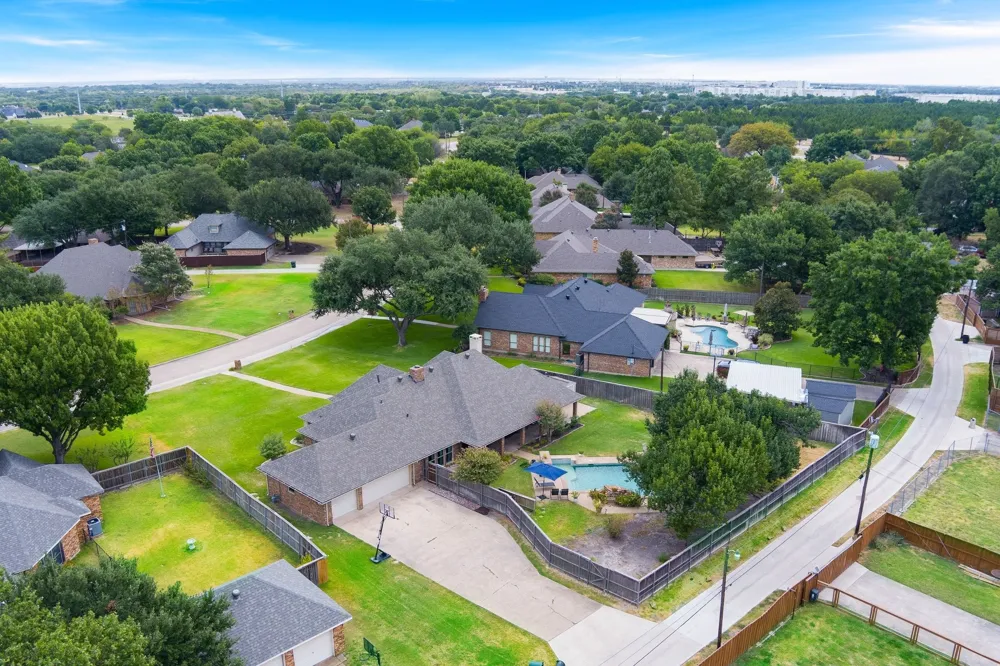 221 Manor Way Sunnyvale, TX 75182
