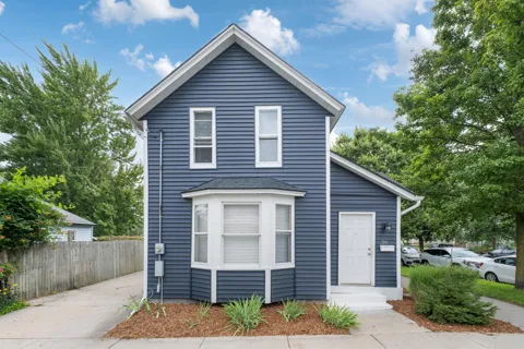 26 Dennis Avenue SE