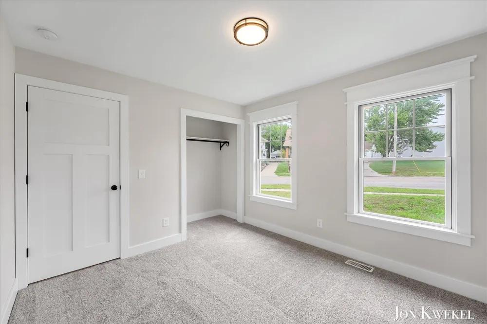 1959 Plainfield Avenue NE Grand Rapids, MI 49505