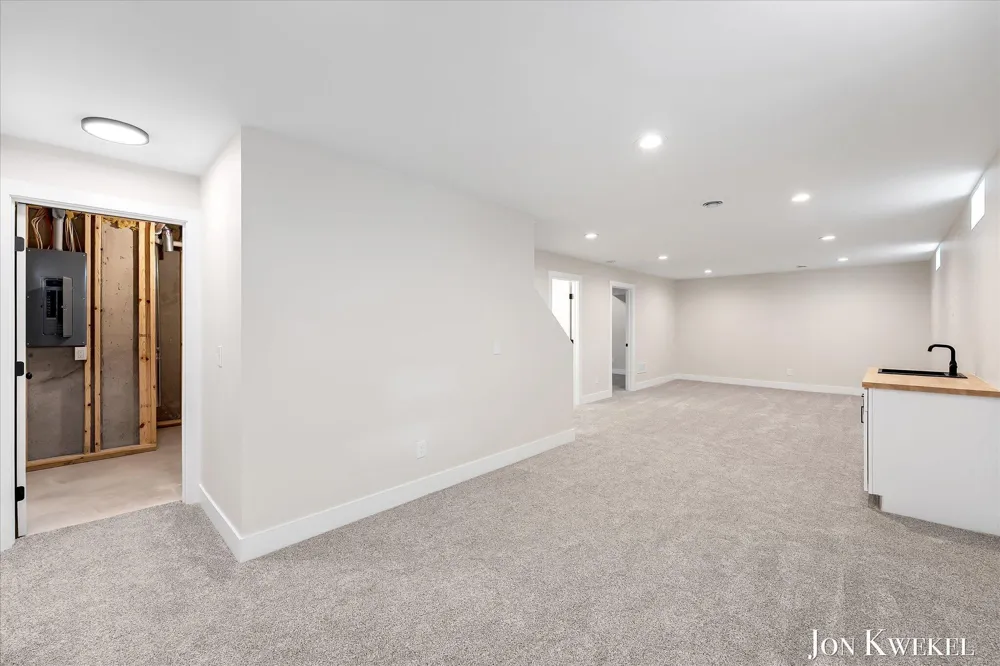 1959 Plainfield Avenue NE Grand Rapids, MI 49505