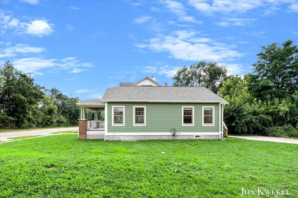 1959 Plainfield Avenue NE Grand Rapids, MI 49505