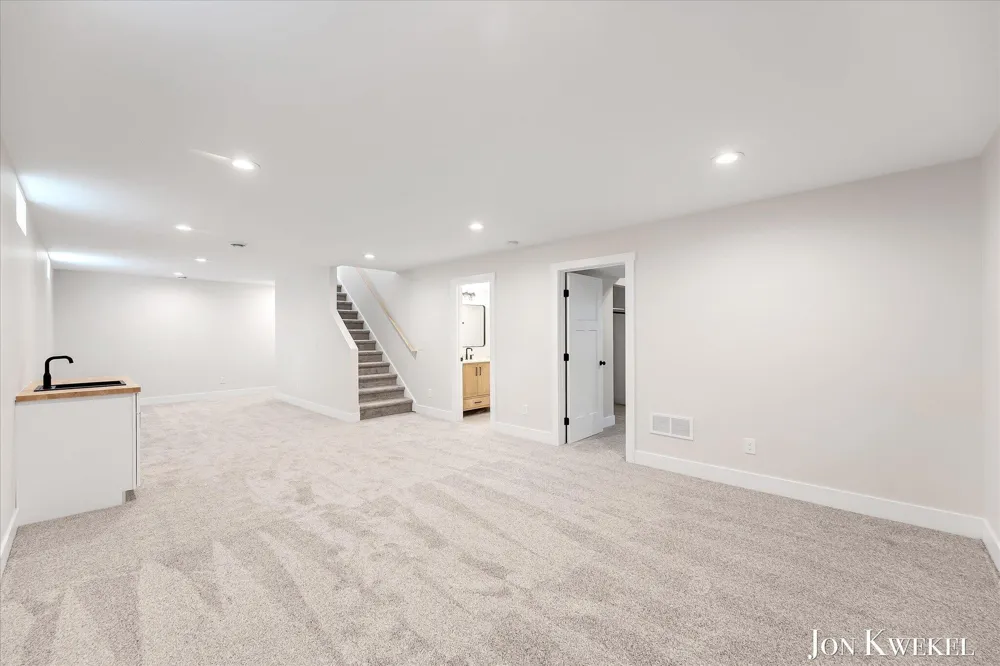 1959 Plainfield Avenue NE Grand Rapids, MI 49505
