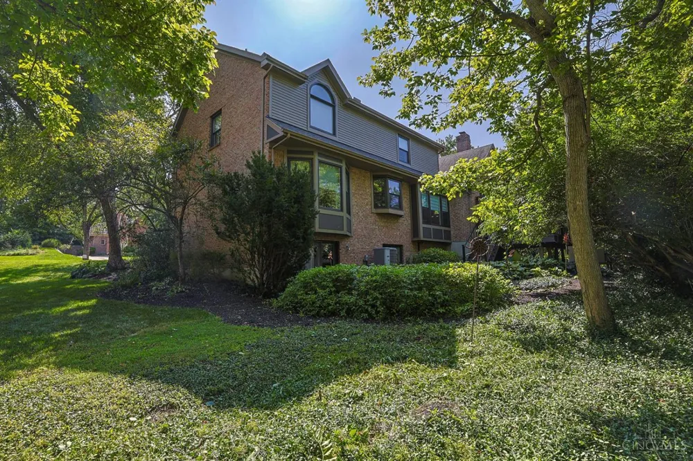 11127 Huntwicke Place Cincinnati, OH 45241
