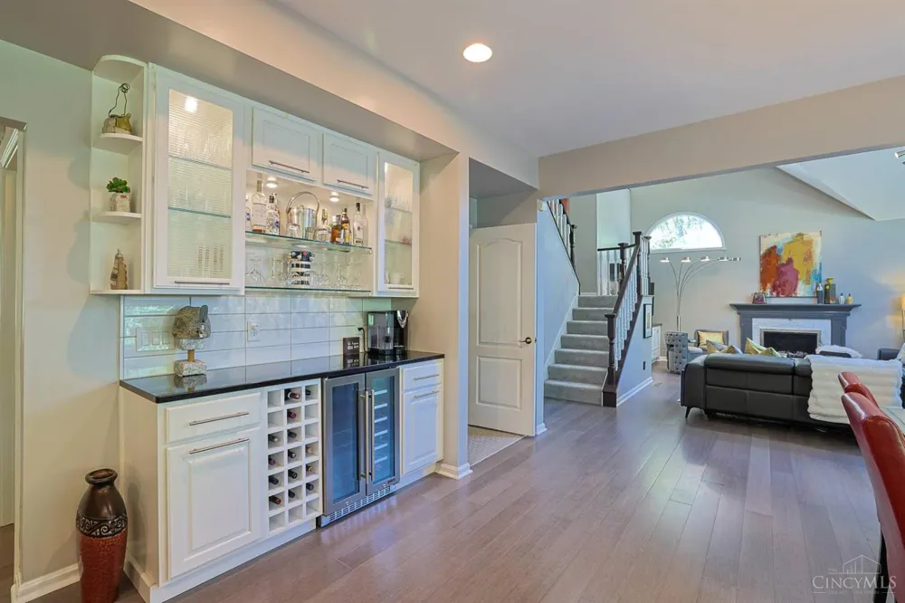 11127 Huntwicke Place Cincinnati, OH 45241
