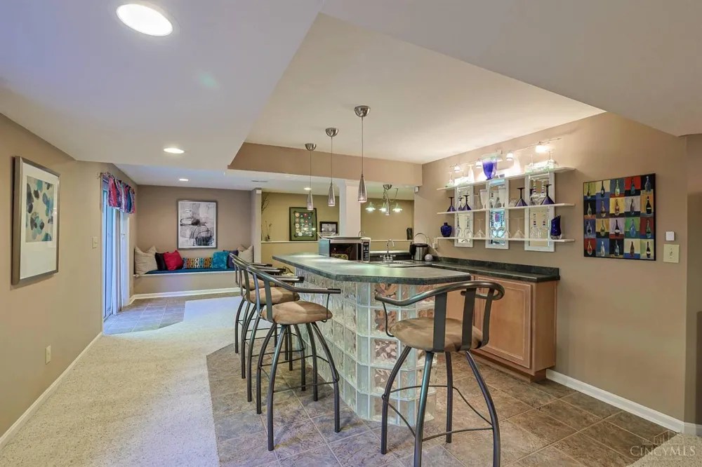 11127 Huntwicke Place Cincinnati, OH 45241
