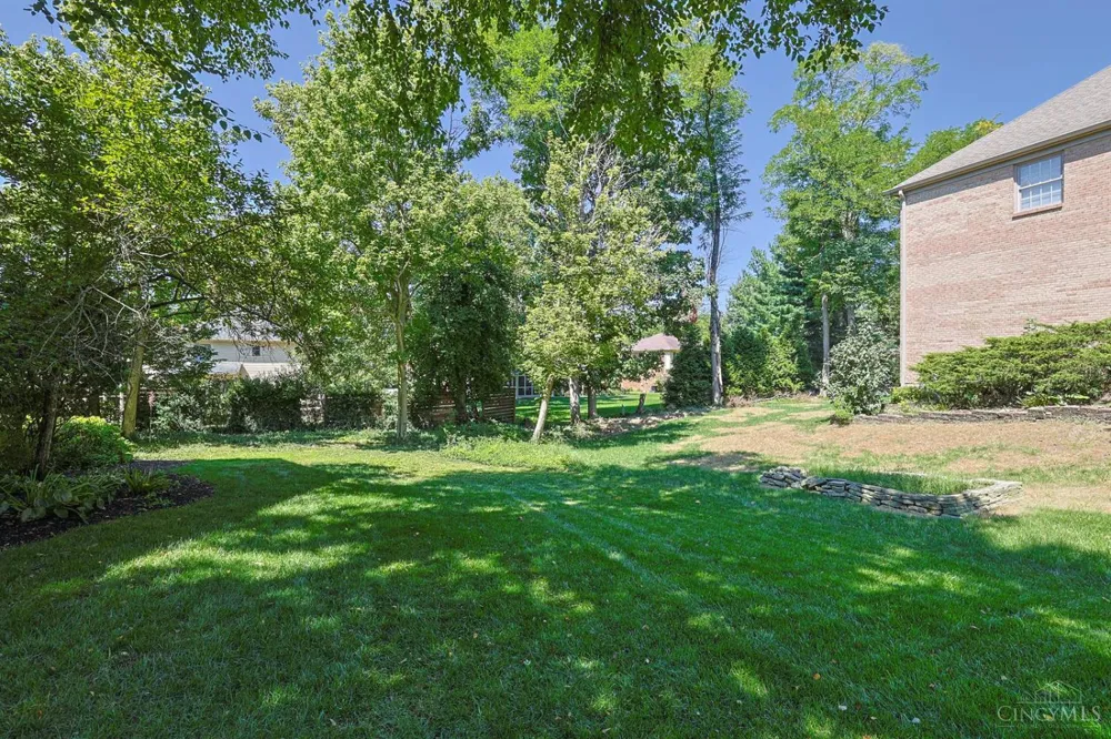 11127 Huntwicke Place Cincinnati, OH 45241