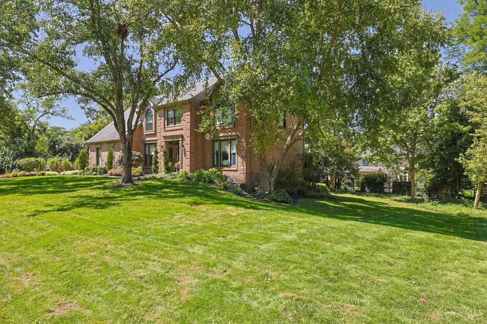 11127 Huntwicke Place Cincinnati, OH 45241