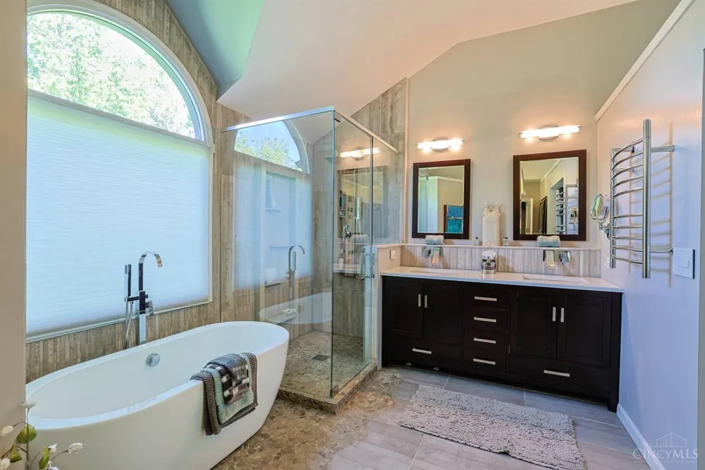 11127 Huntwicke Place Cincinnati, OH 45241