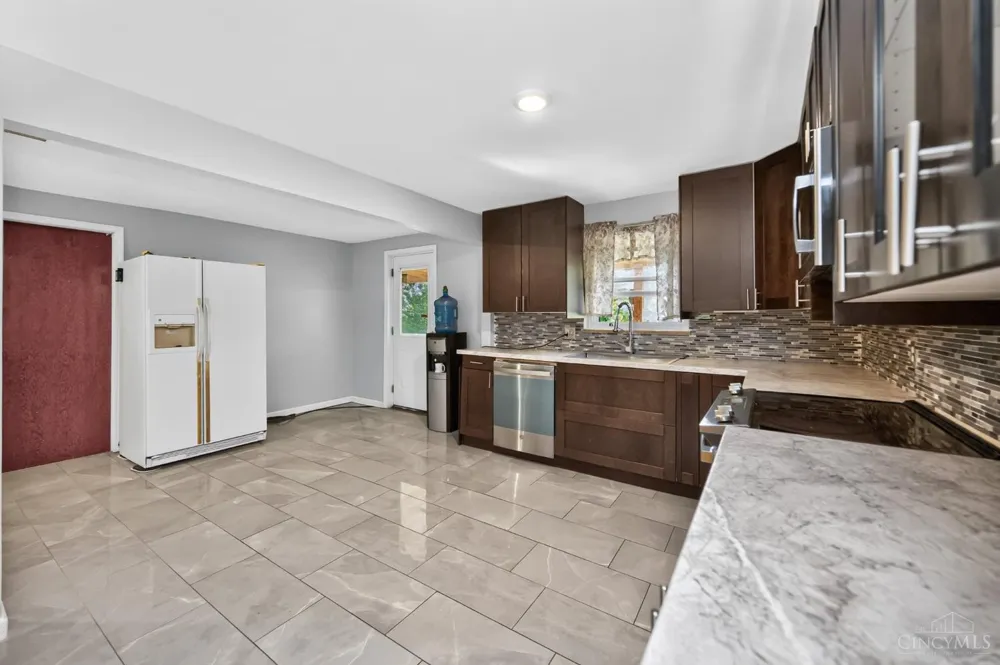 5534 Betty Lane Miami, OH 45150