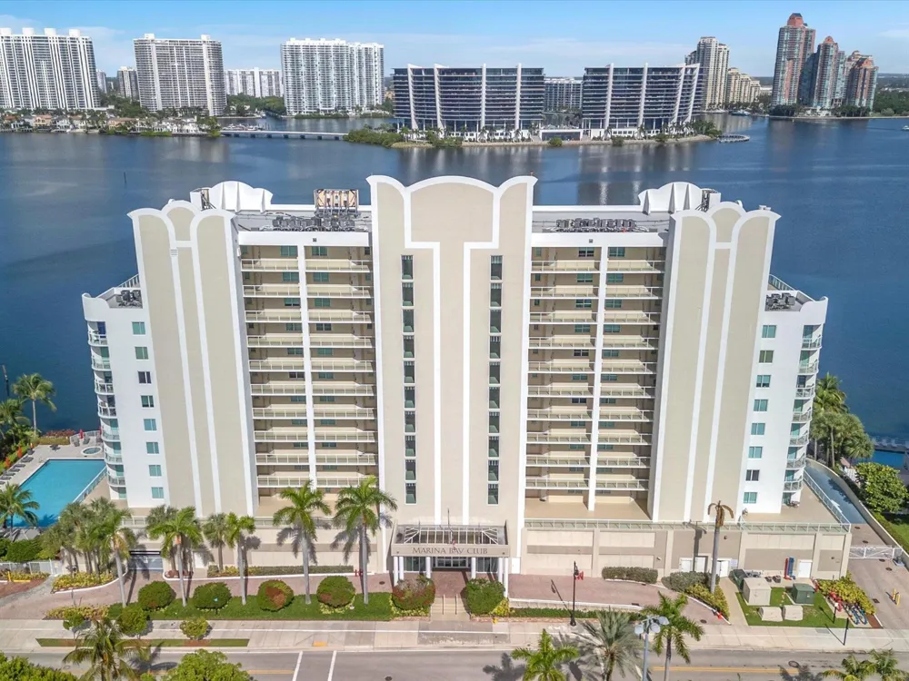 18100 Bay Road #707 Sunny Isles Beach, FL 33160