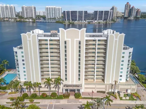 18100 Bay Road #707