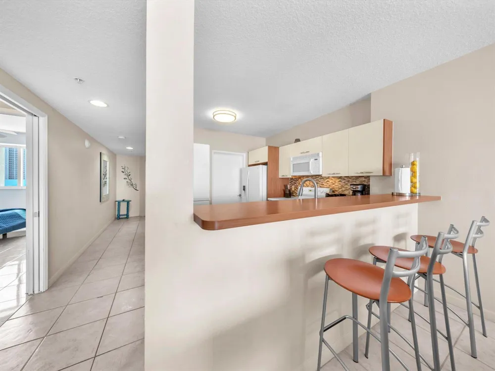 18100 Bay Road #707 Sunny Isles Beach, FL 33160
