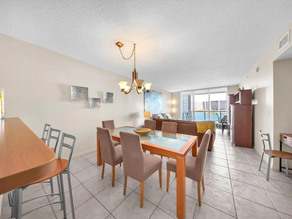 18100 Bay Road #707 Sunny Isles Beach, FL 33160