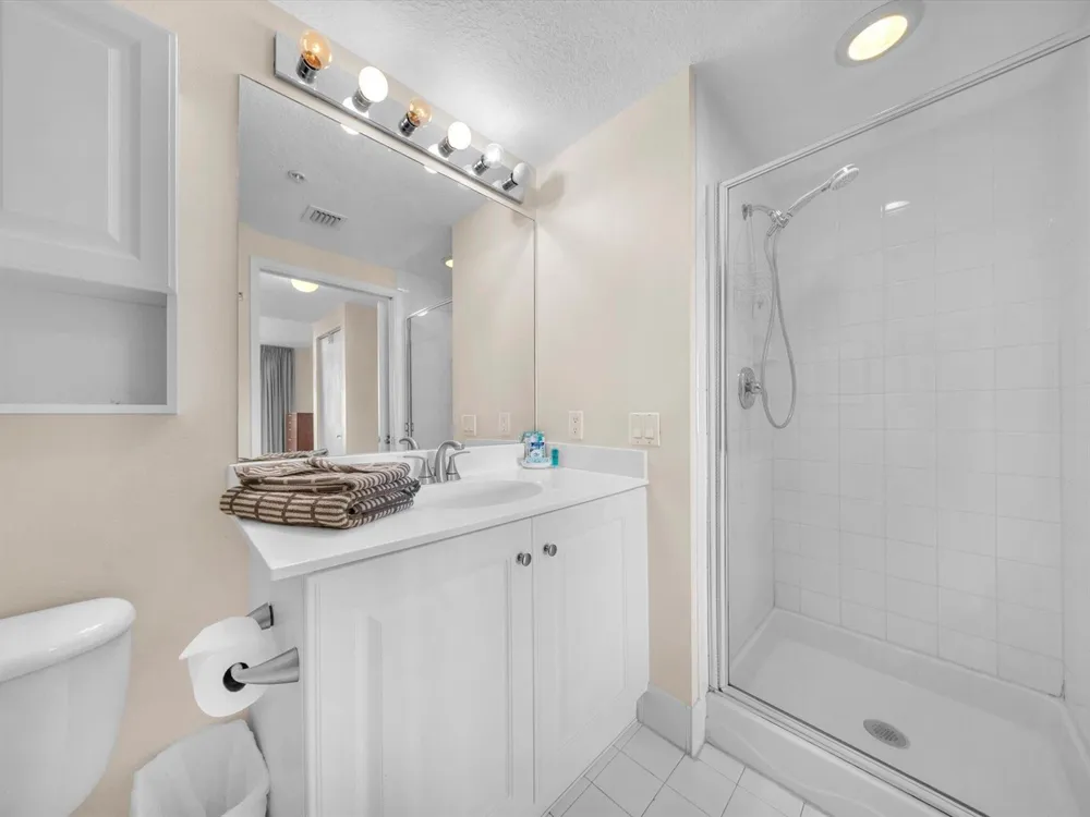18100 Bay Road #707 Sunny Isles Beach, FL 33160