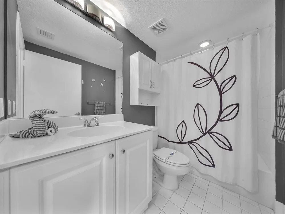18100 Bay Road #707 Sunny Isles Beach, FL 33160
