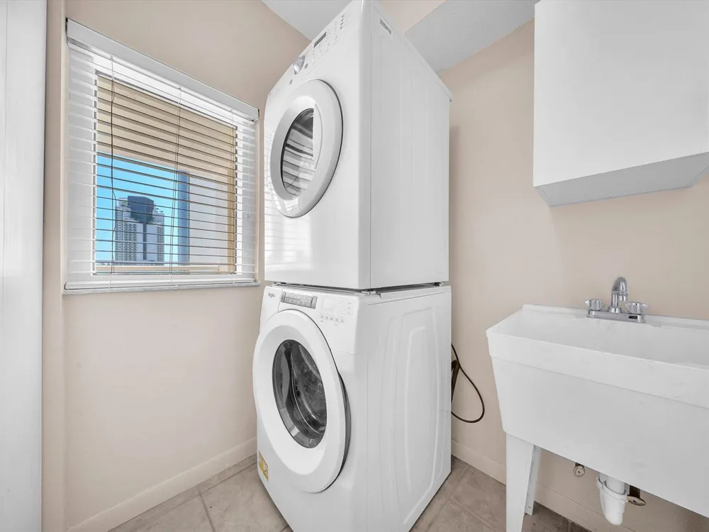 18100 Bay Road #707 Sunny Isles Beach, FL 33160