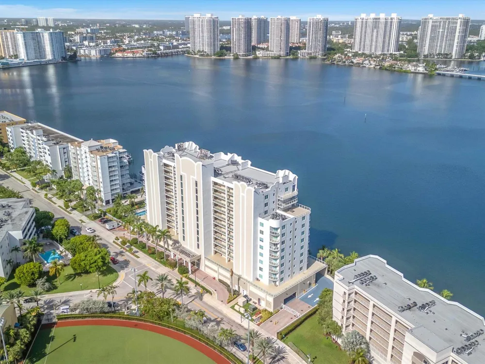 18100 Bay Road #707 Sunny Isles Beach, FL 33160