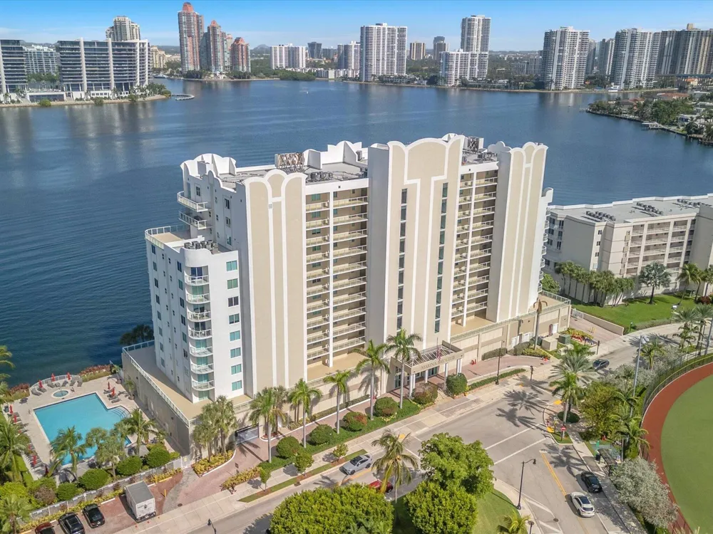 18100 Bay Road #707 Sunny Isles Beach, FL 33160