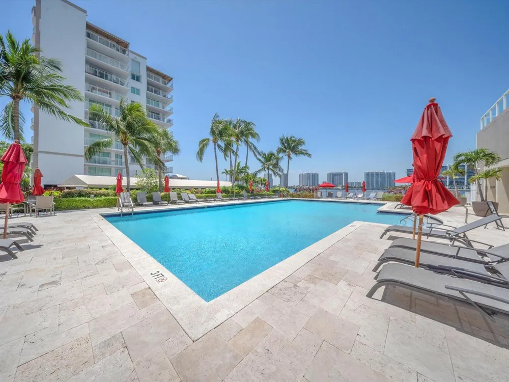 18100 Bay Road #707 Sunny Isles Beach, FL 33160