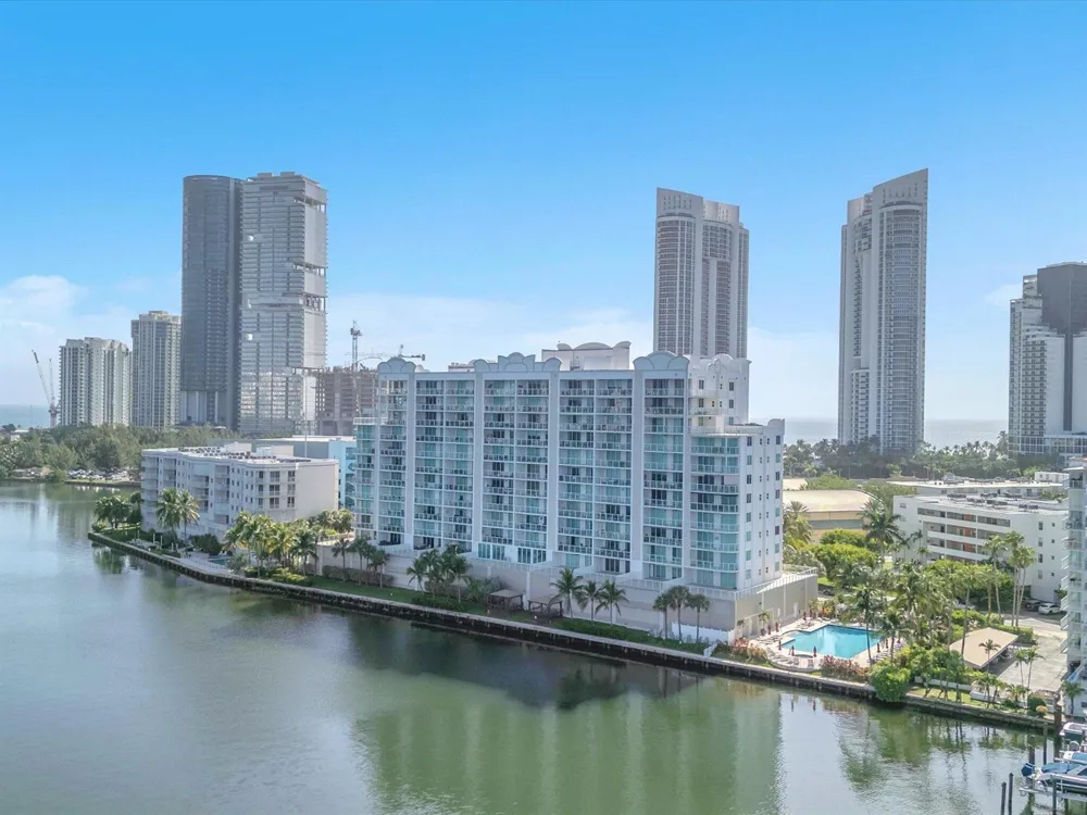 18100 Bay Road #707 Sunny Isles Beach, FL 33160