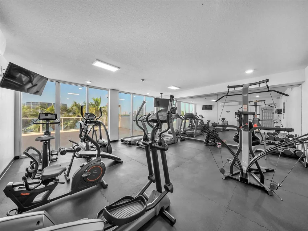 18100 Bay Road #707 Sunny Isles Beach, FL 33160
