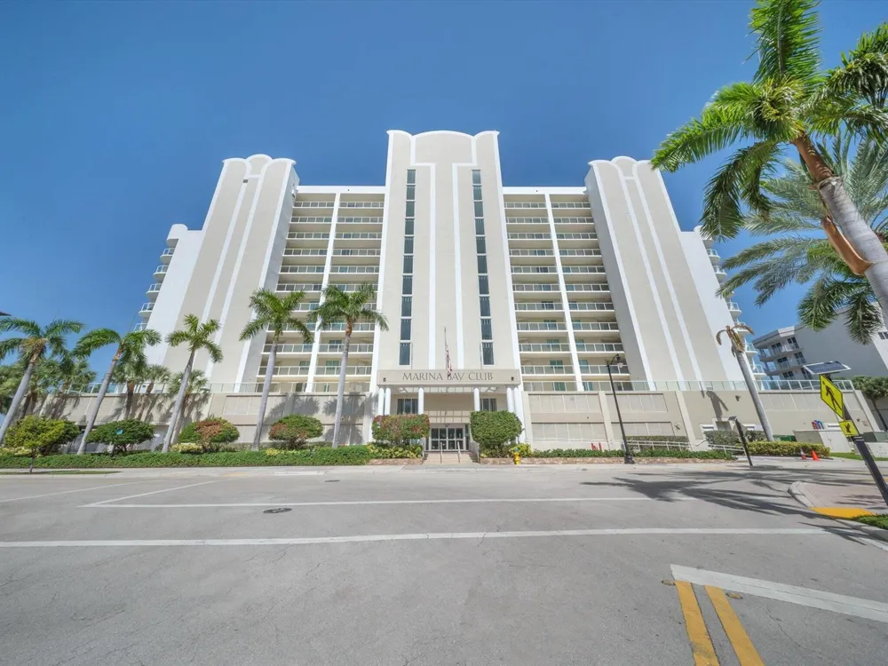 18100 Bay Road #707 Sunny Isles Beach, FL 33160