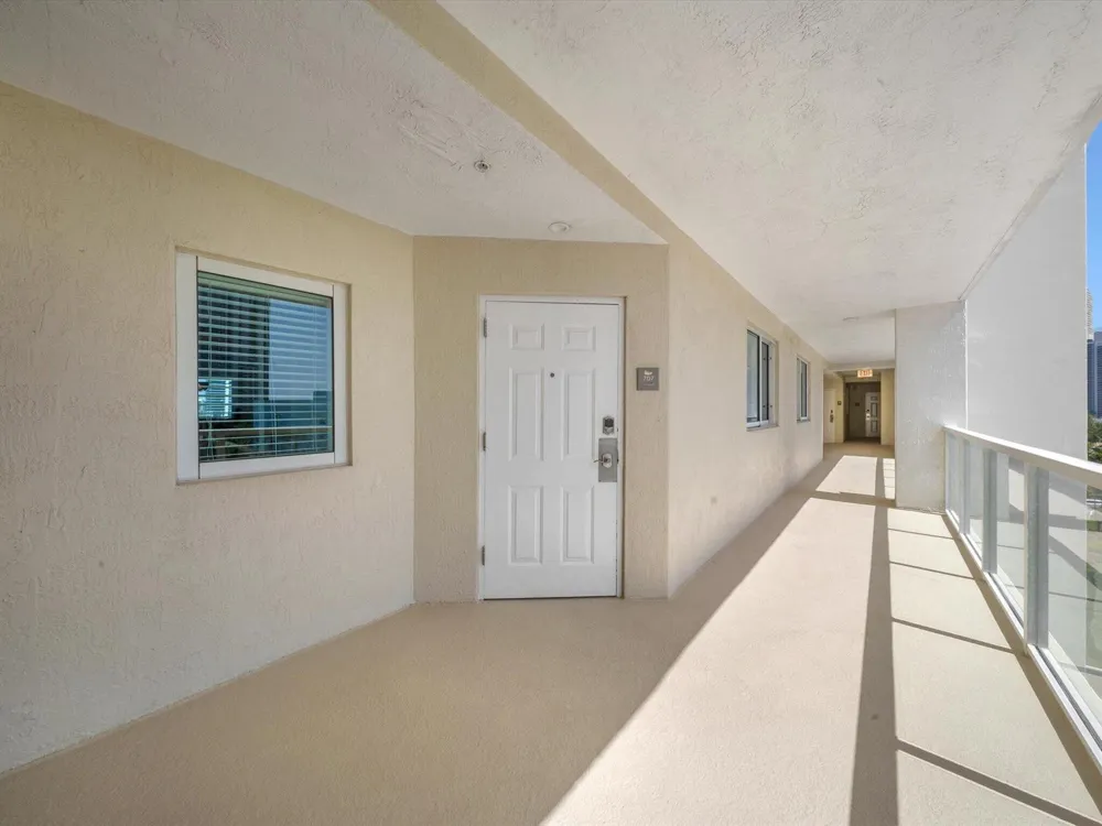 18100 Bay Road #707 Sunny Isles Beach, FL 33160