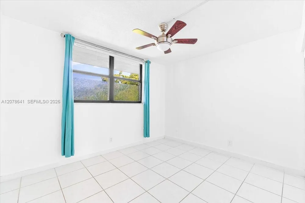110 Lake Emerald Dr #403 Oakland Park, FL 33309