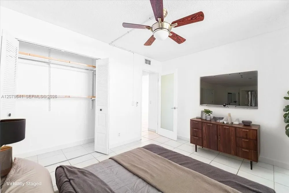 110 Lake Emerald Dr #403 Oakland Park, FL 33309