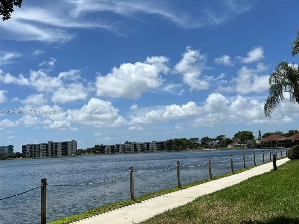 110 Lake Emerald Dr #403 Oakland Park, FL 33309