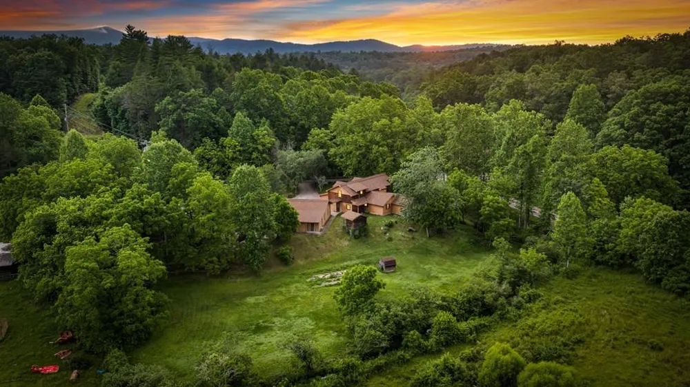1898 Kimsey Dairy Road Turtletown, TN 37391