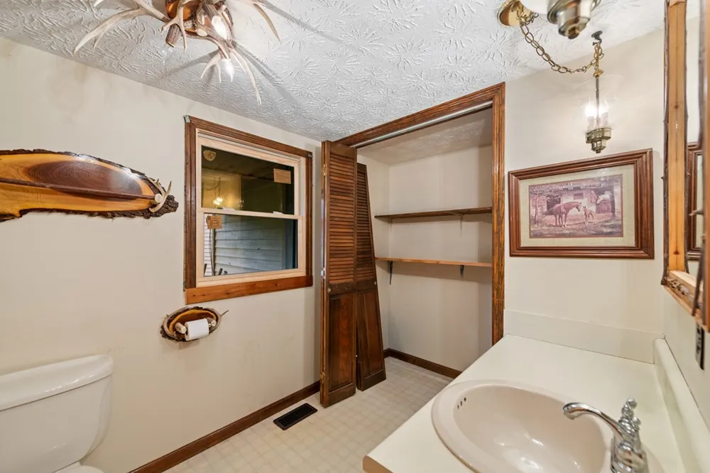 1898 Kimsey Dairy Road Turtletown, TN 37391