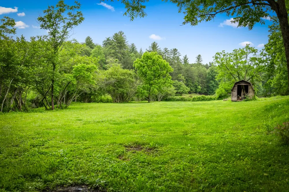 1898 Kimsey Dairy Road Turtletown, TN 37391