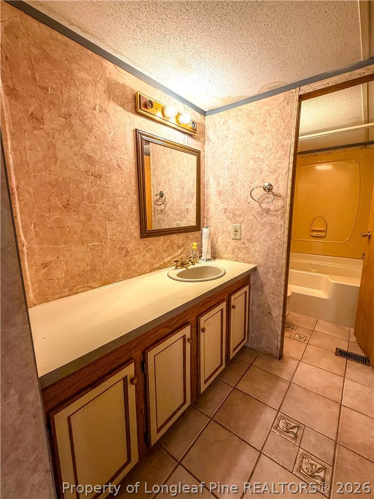 427 Lark Avenue Lumberton, NC 28358