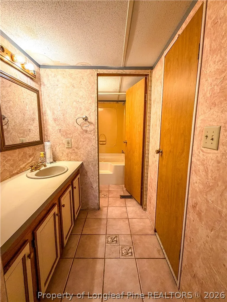 427 Lark Avenue Lumberton, NC 28358