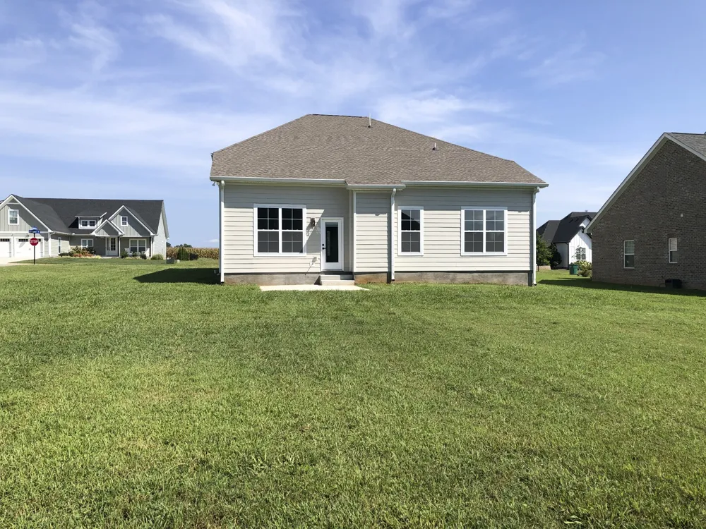 201 Lookout Dr Winchester, TN 37398